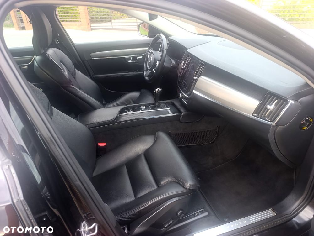Volvo V90 D4 Momentum Pro - 14