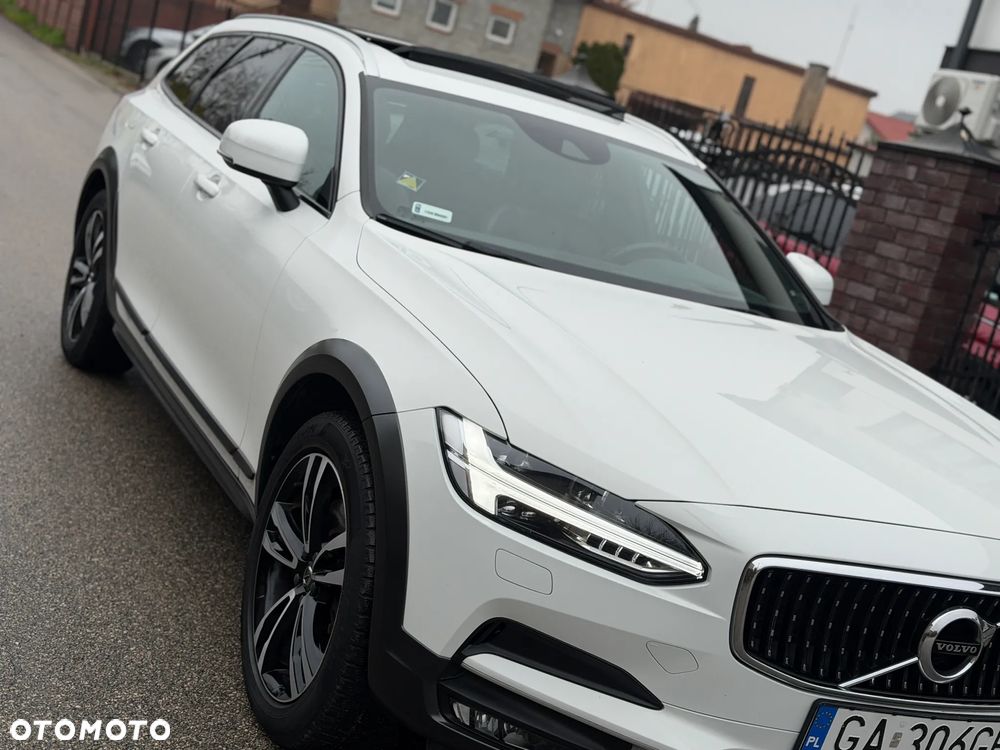 Volvo V90 Cross Country D5 AWD Pro - 38
