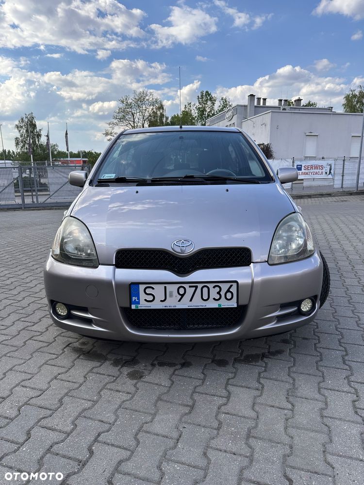 Toyota Yaris - 4