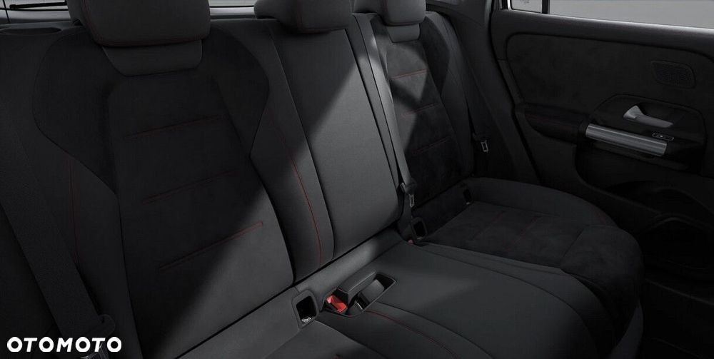 Mercedes-Benz GLA - 8