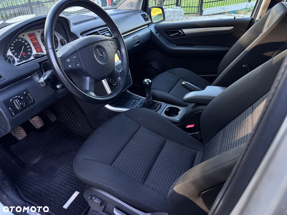 Mercedes-Benz Klasa B 180 BlueEFFICIENCY SPORT EDITION - 10