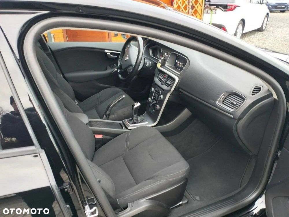 Volvo V40 D2 Momentum - 19