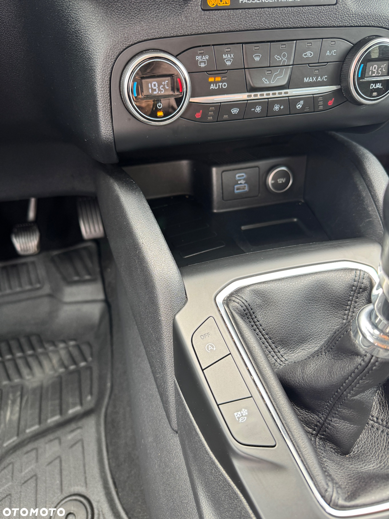 Ford Kuga - 30
