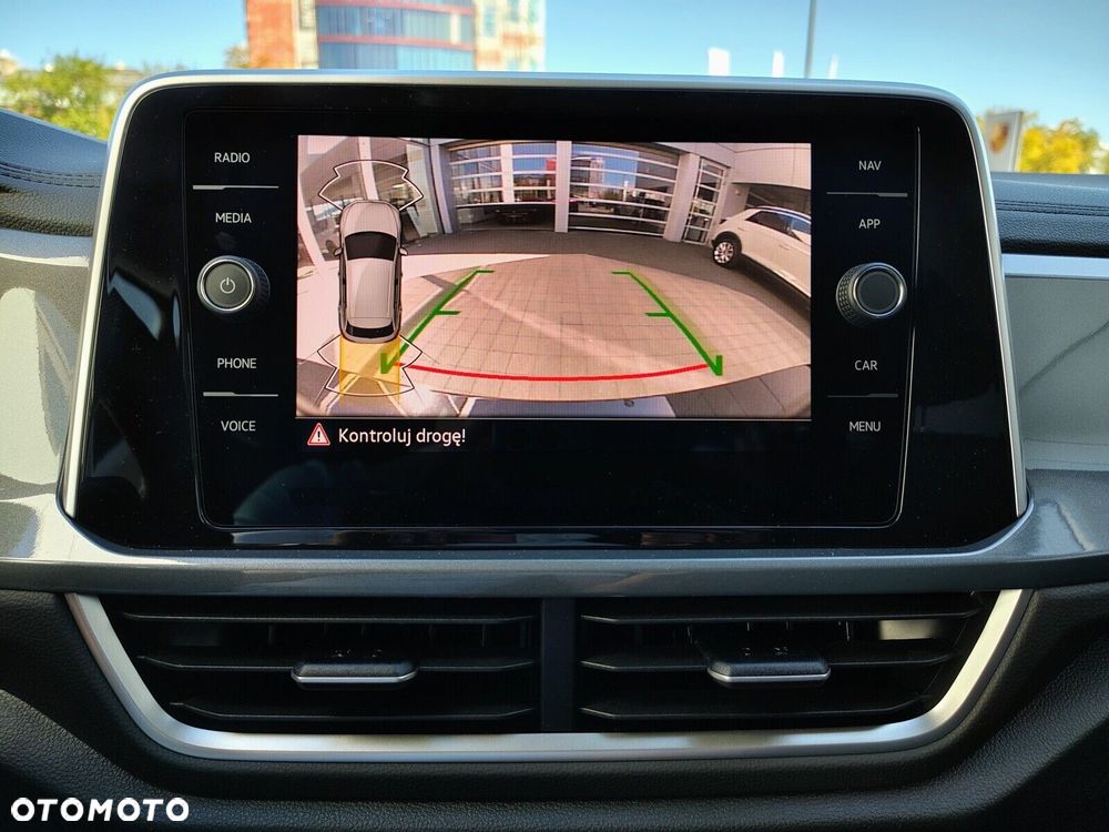 Volkswagen T-Roc - 17