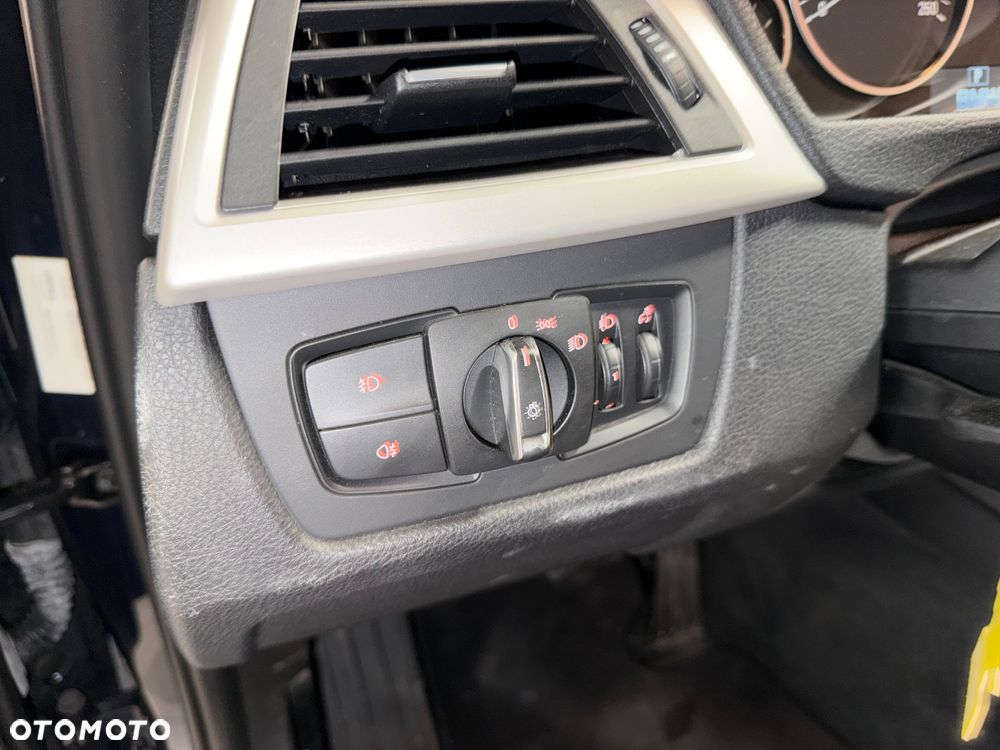 BMW Seria 3 316i - 21