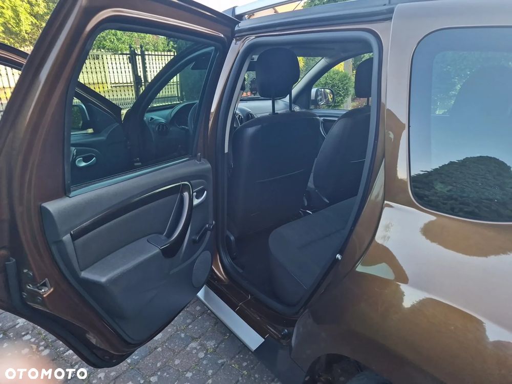 Dacia Duster 1.6 Laureate 4x4 - 12