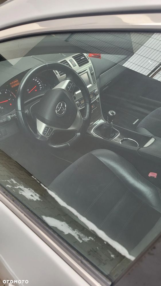 Toyota Avensis 2.0 D-4D Executive - 12