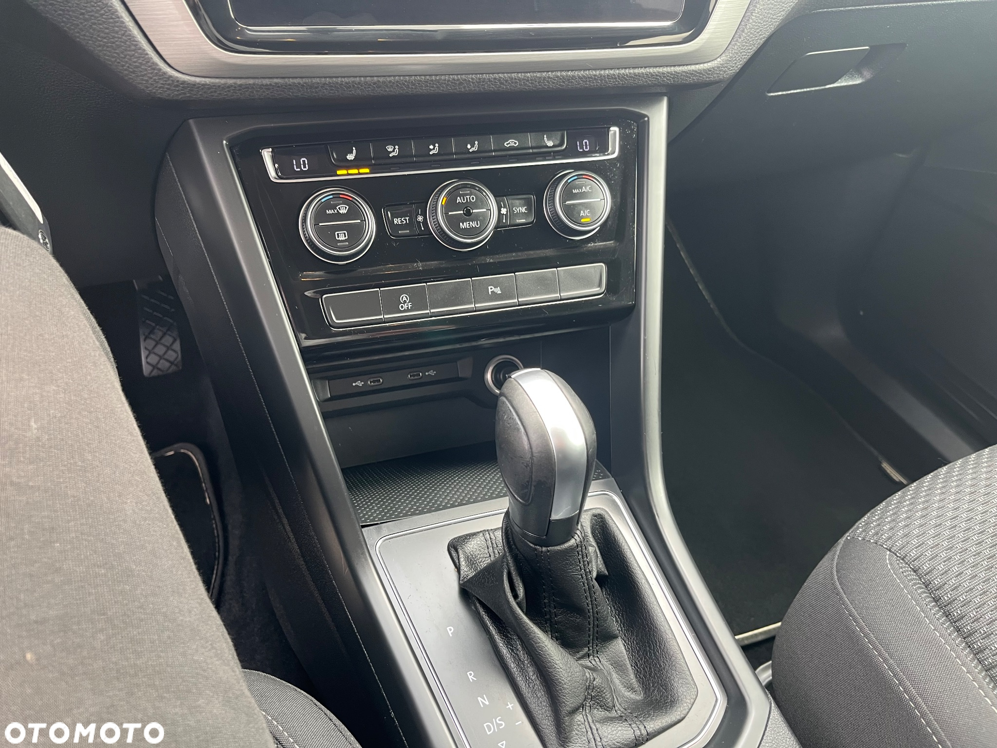 Volkswagen Touran 2.0 TDI SCR DSG Comfortline - 36