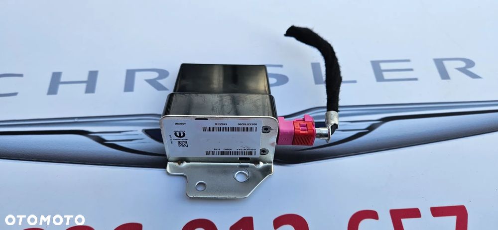 Chrysler Pacifica 2016- Moduł Antena Wzmacniacz anteny GPS Płetwa P68293977AA - 2