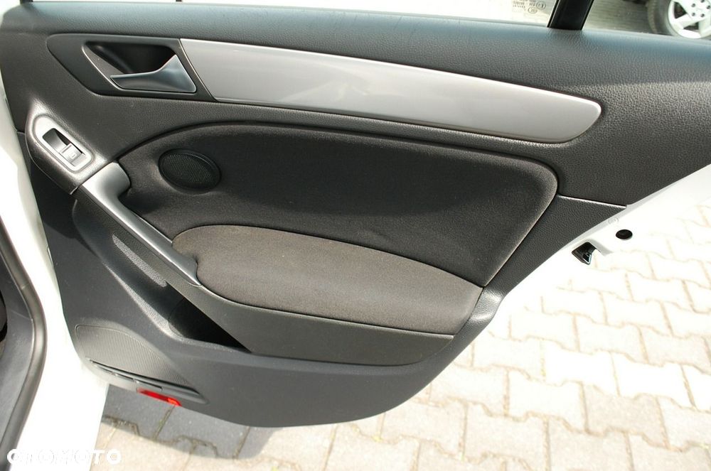 Volkswagen Golf - 31