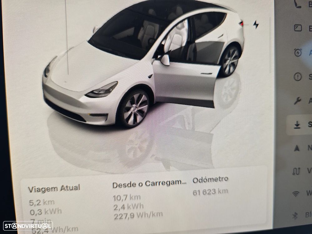 Tesla Model Y Long Range Dual Motor AWD - 34