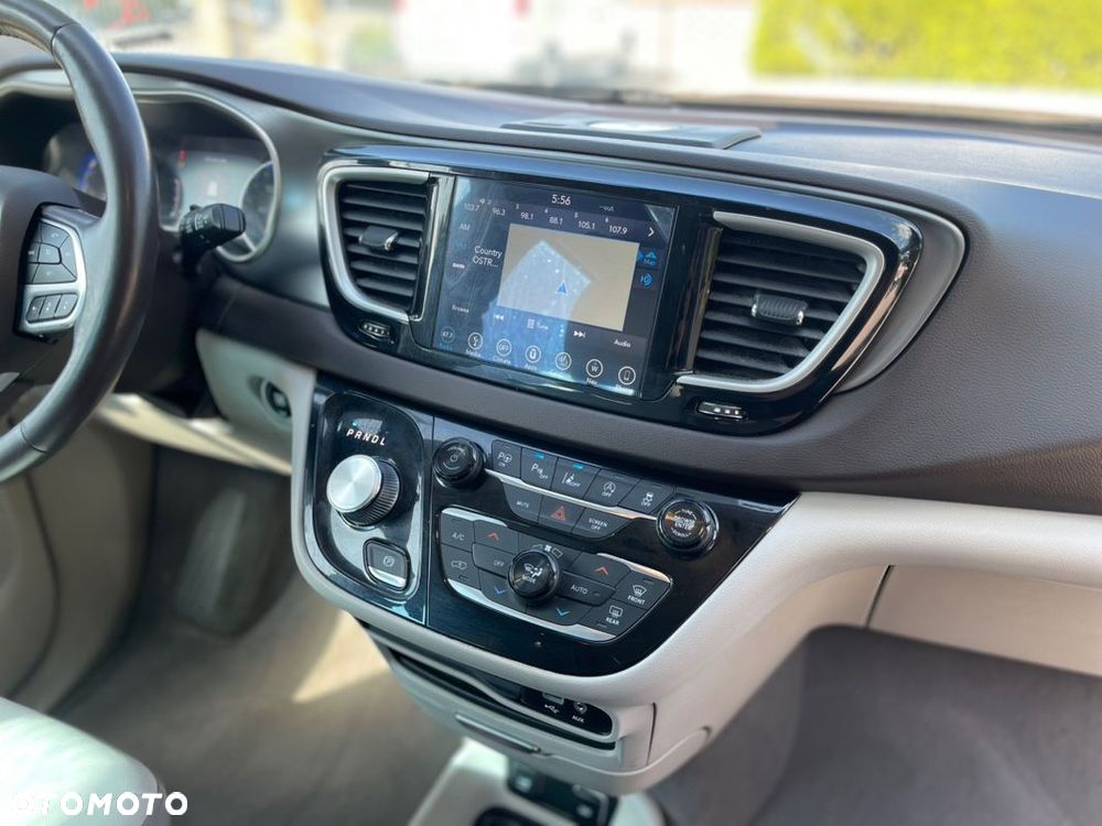 Chrysler Pacifica - 10