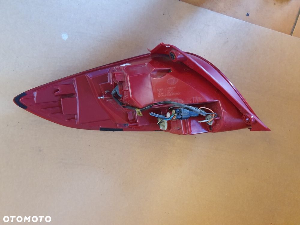 LAMPA PRAWA TYŁ TYLNA LED HYUNDAI VELOSTER - 2