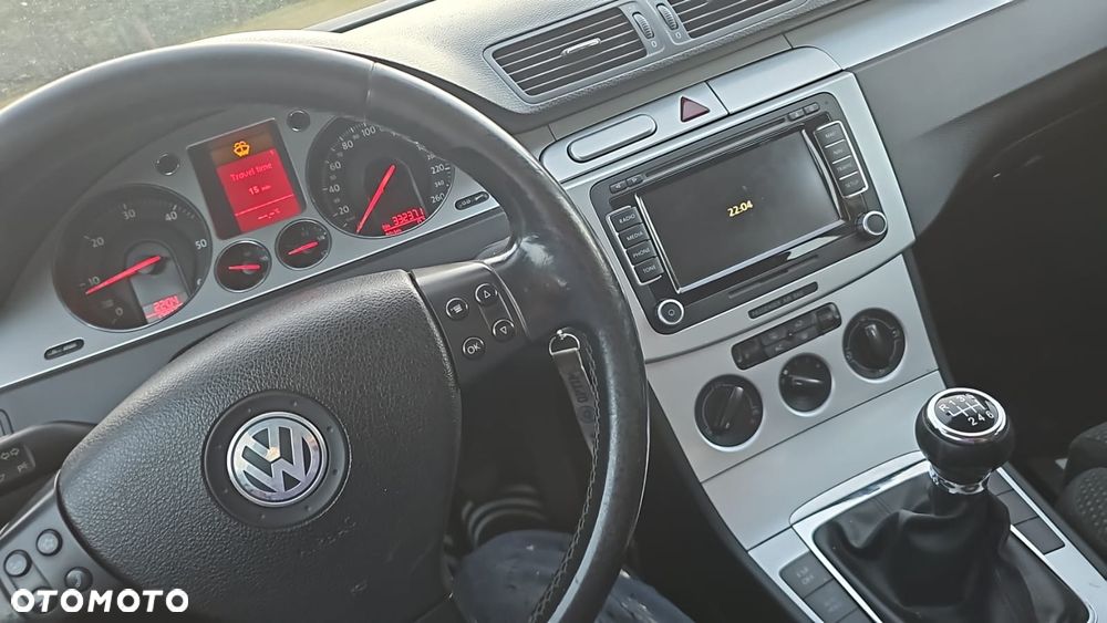 Volkswagen Passat 2.0 TDI Comfortline - 8
