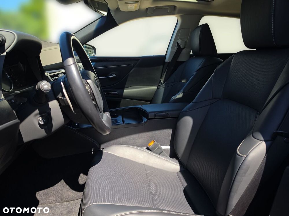 Lexus ES 300h Business Edition - 21