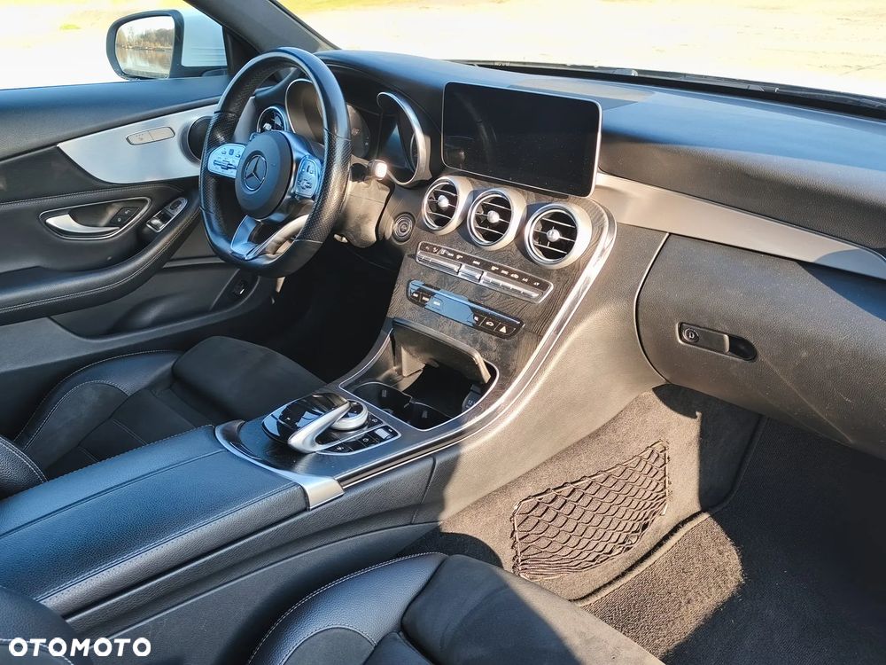 Mercedes-Benz Klasa C 180 9G-TRONIC AMG Line - 13
