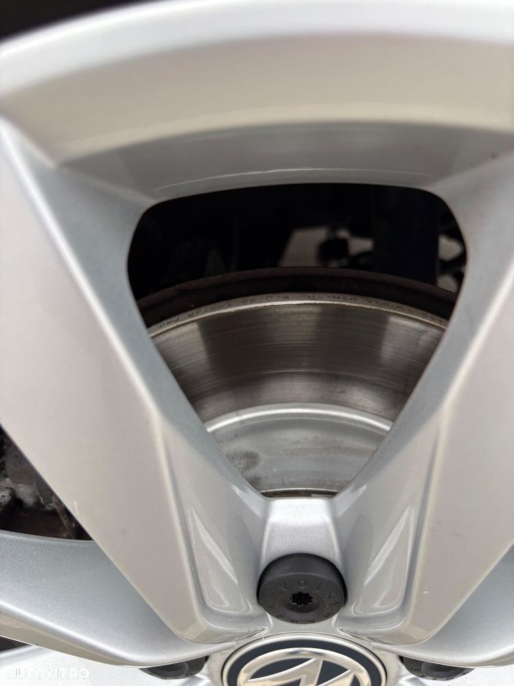 Volkswagen Golf 2.0 TDI (BlueMotion Technology) Comfortline - 26