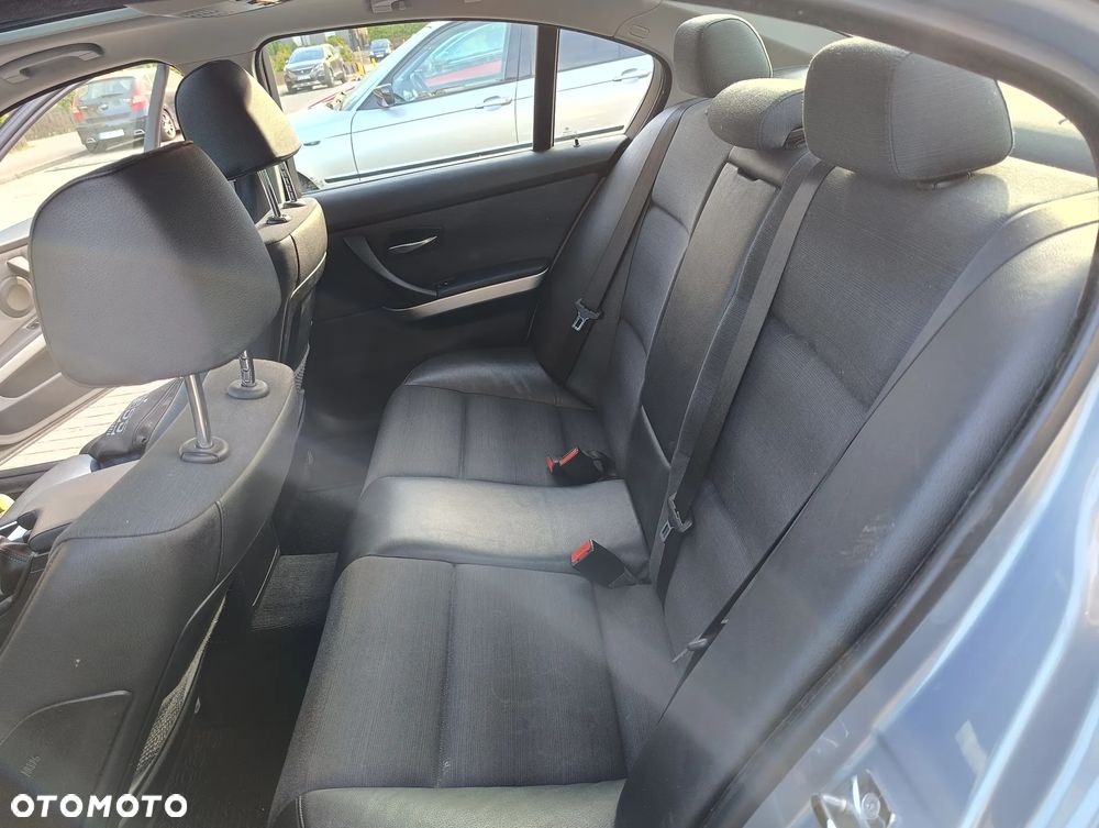 BMW Seria 3 325i - 18