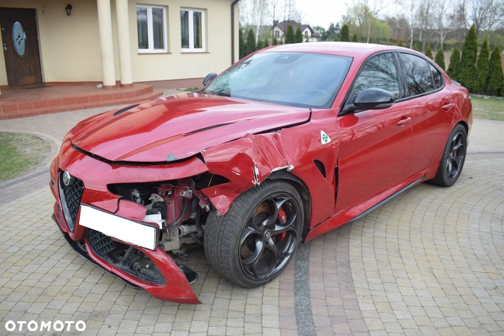 Alfa Romeo Giulia 2.9 Bi Turbo V6 Quadrifoglio - 3