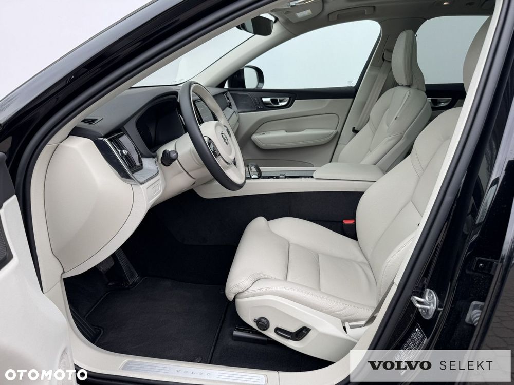 Volvo XC 60 T6 Plug-In Hybrid AWD Plus Dark - 12