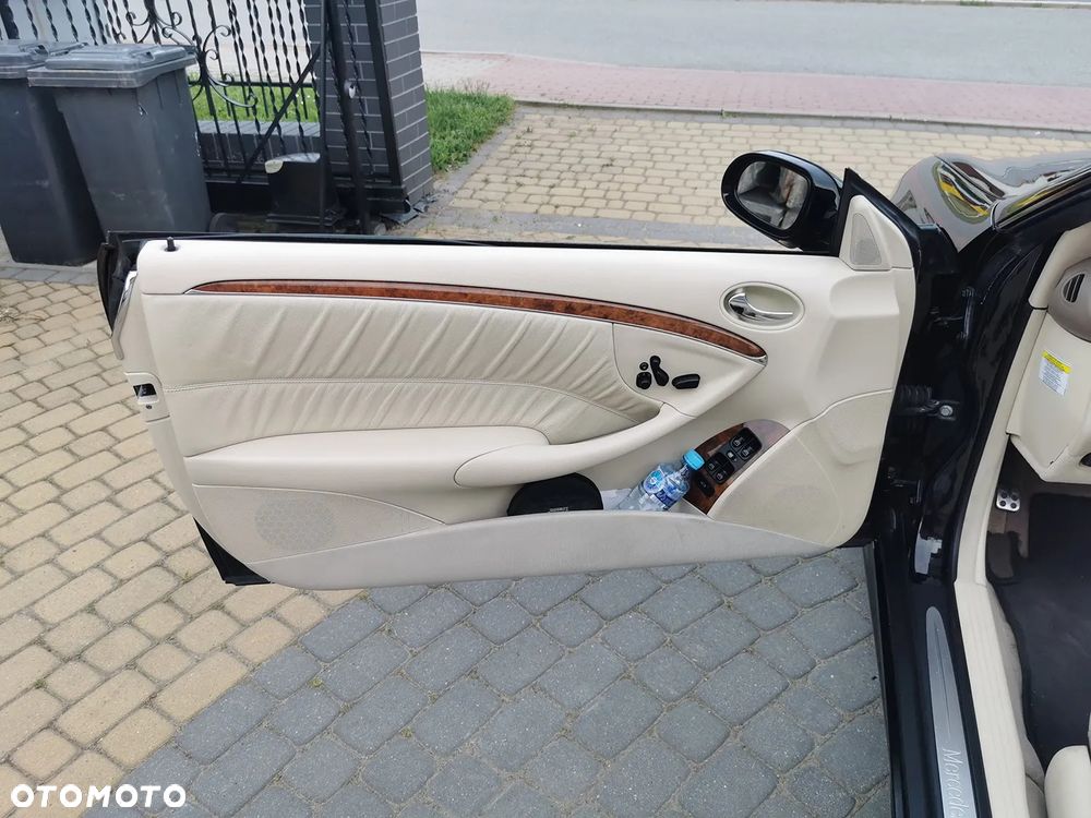 Mercedes-Benz CLK - 10