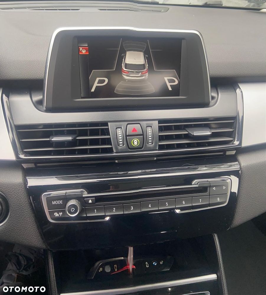 BMW Seria 2 218i - 13