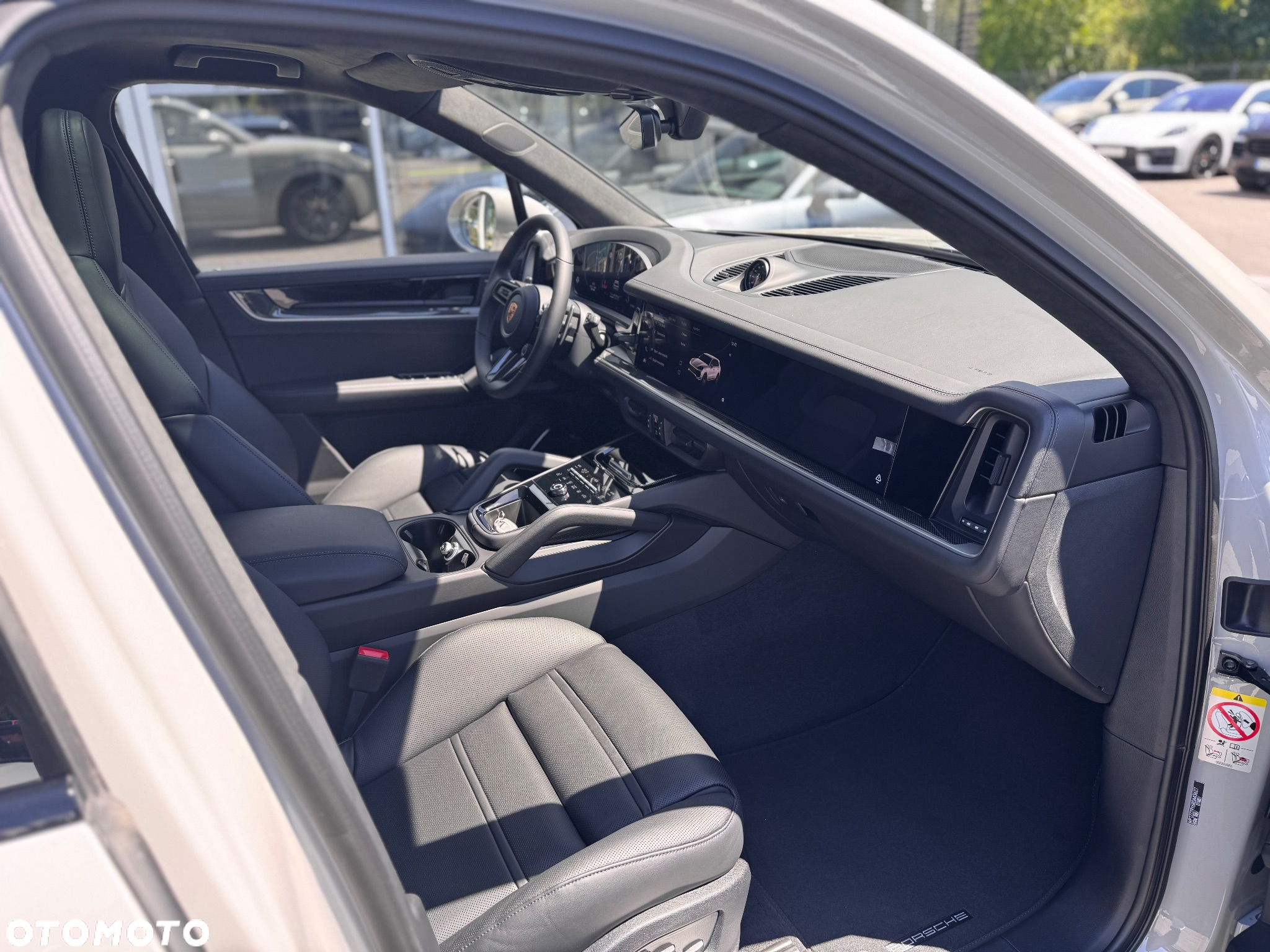 Porsche Cayenne Turbo E-Hybrid PHEV - 12