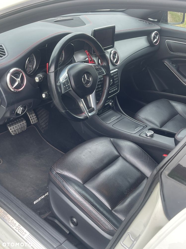 Mercedes-Benz CLA 250 7G-DCT - 27