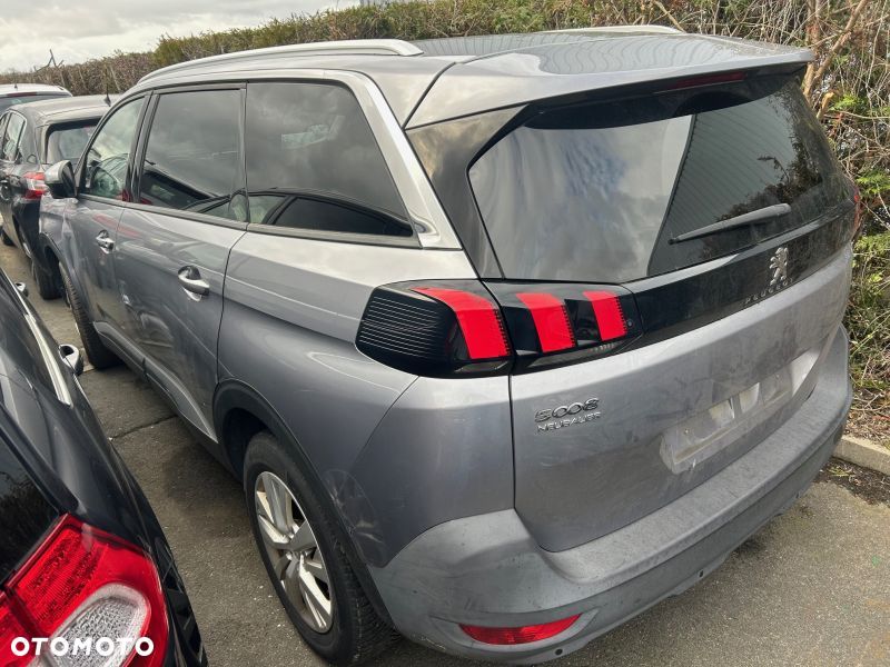 Peugeot 5008 - 3