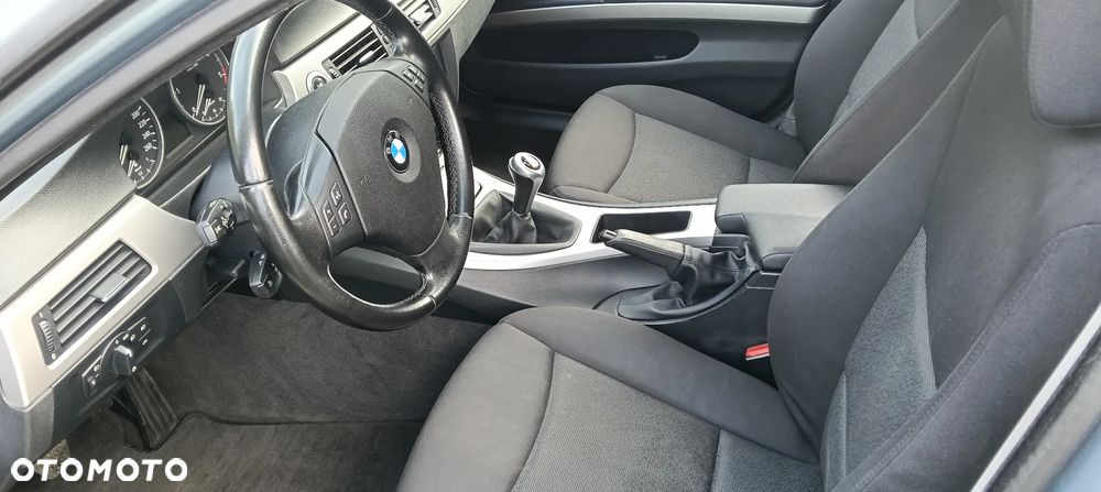 BMW Seria 3 - 27