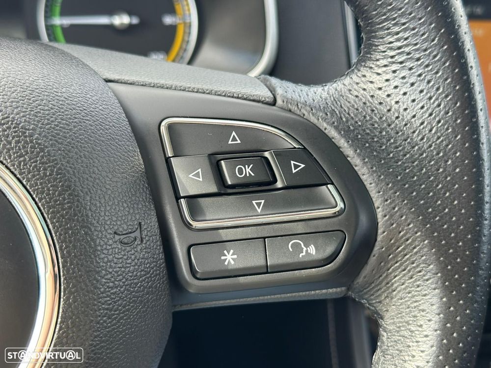 MG ZS EV Luxury - 16