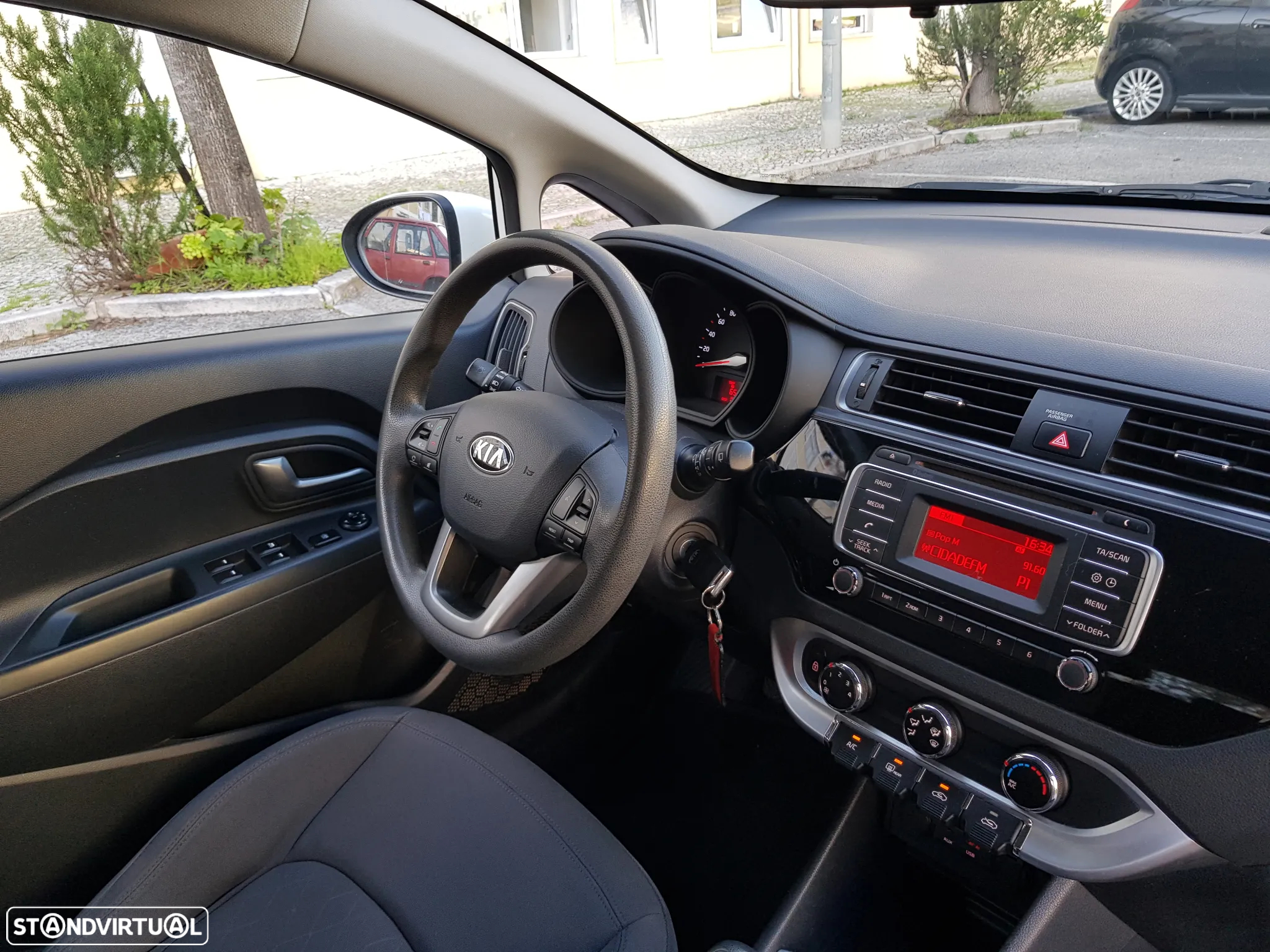 Kia Rio 1.1 CRDi TX ISG - 52