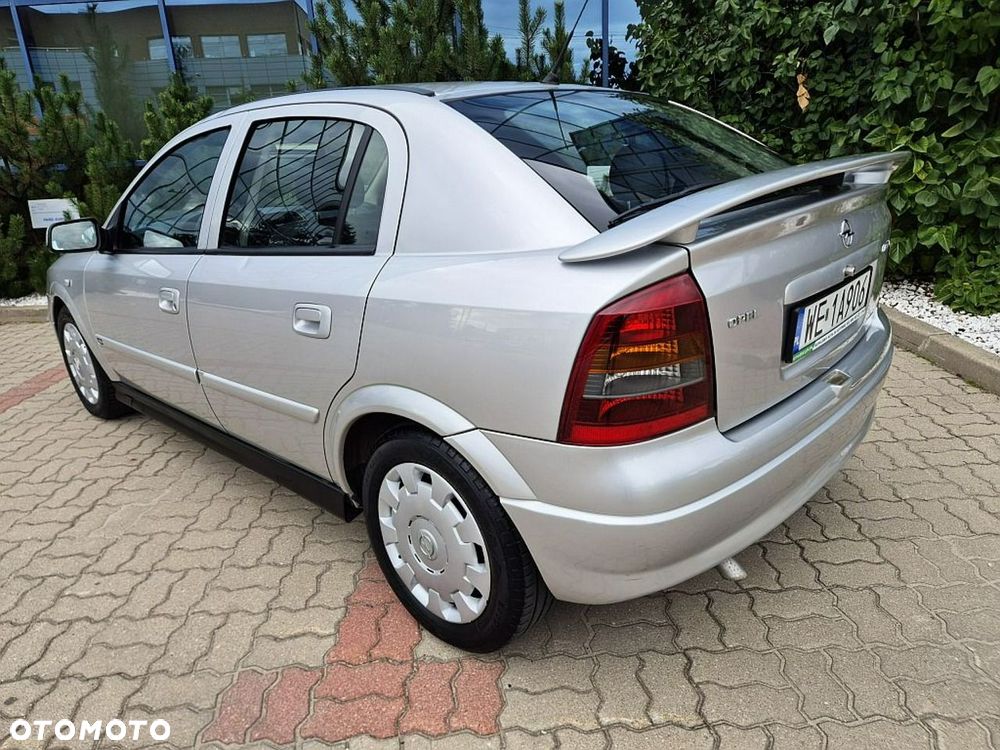 Opel Astra - 16