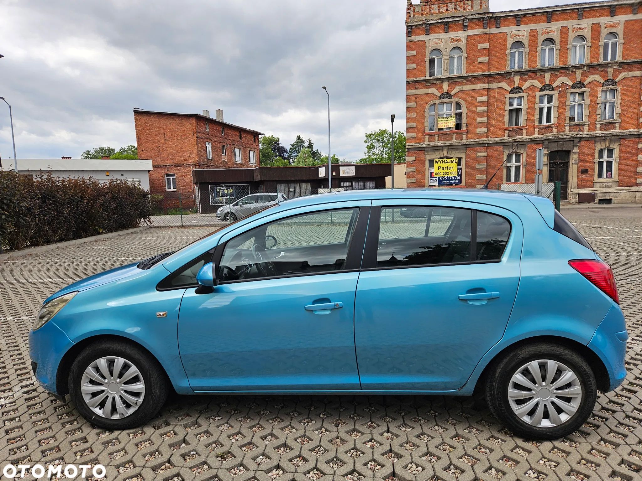 Opel Corsa 1.4 16V Color Edition - 1