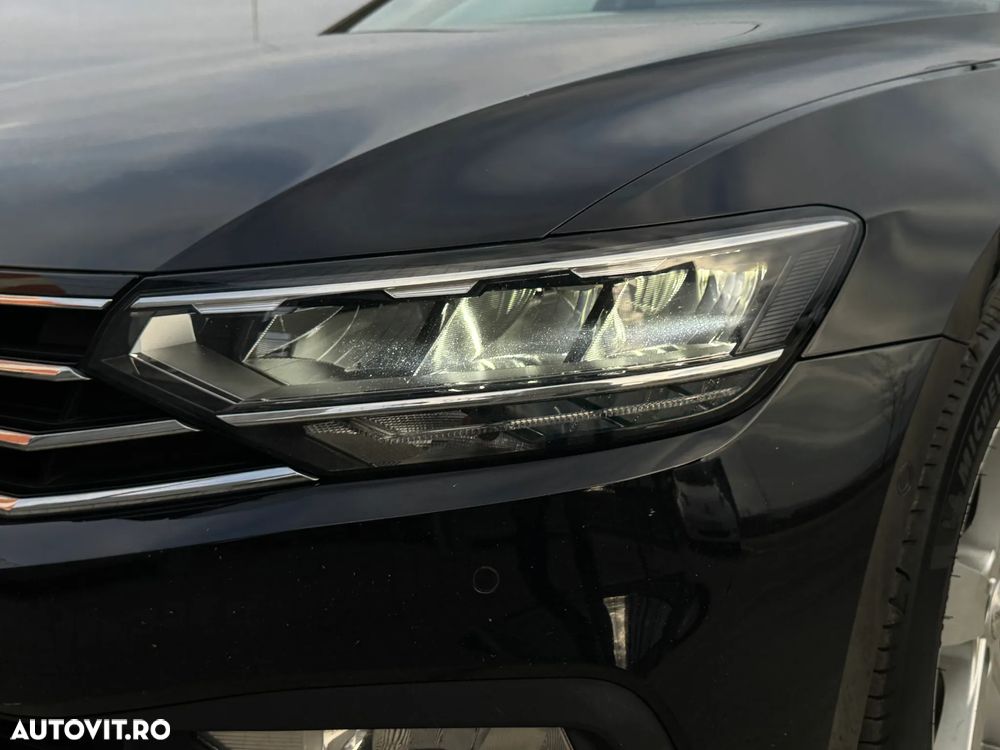 Volkswagen Passat Variant 2.0 TDI SCR DSG Elegance - 23