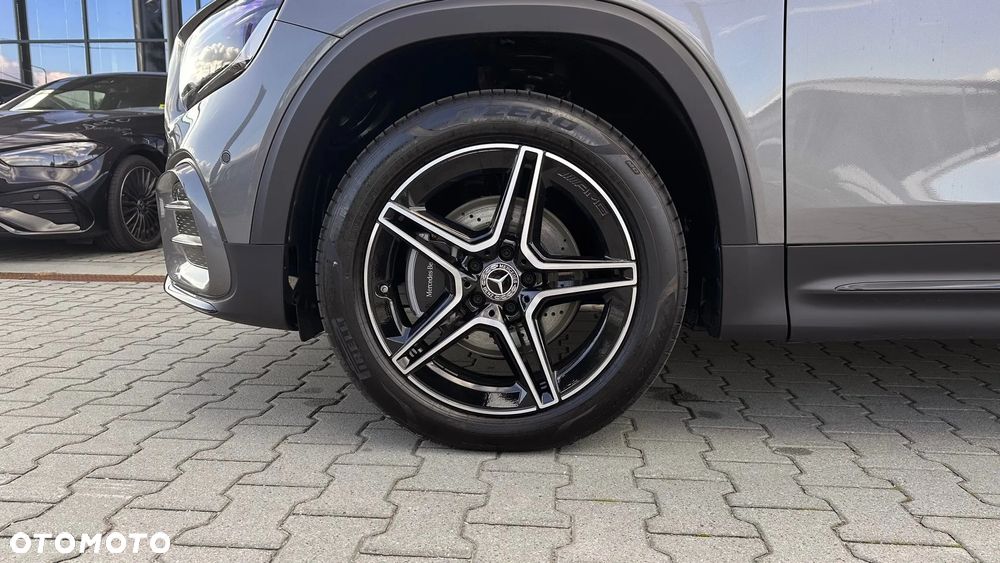 Mercedes-Benz GLB 200 AMG Line 7G-DCT - 9