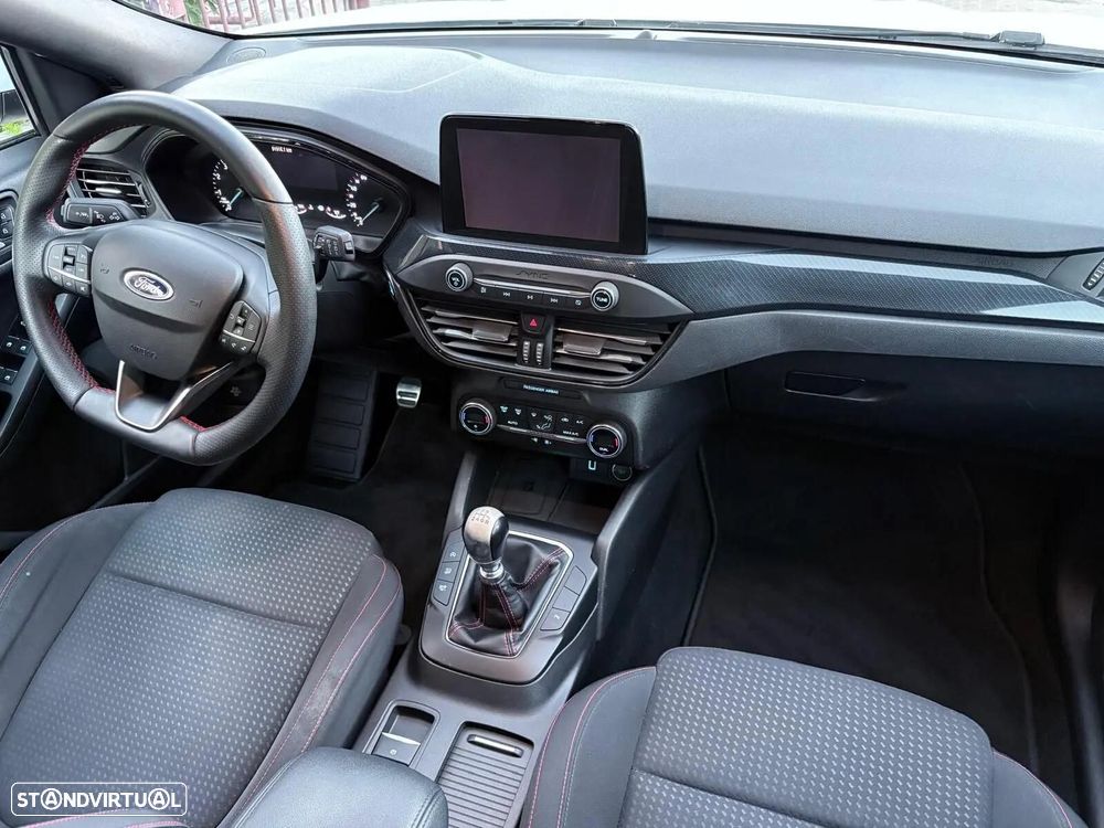 Ford Focus SW 1.0 EcoBoost ST-Line - 30