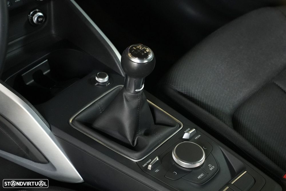 Audi Q2 1.6 TDI Sport - 22