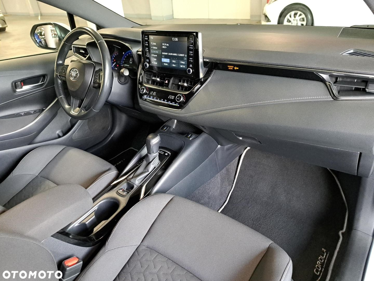 Toyota Corolla 1.8 Hybrid Comfort - 16