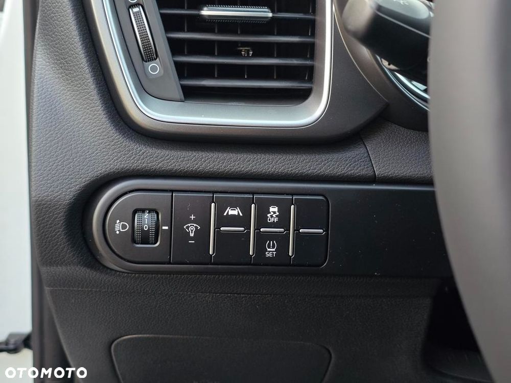 Kia XCeed 1.6 T-GDI M DCT - 13