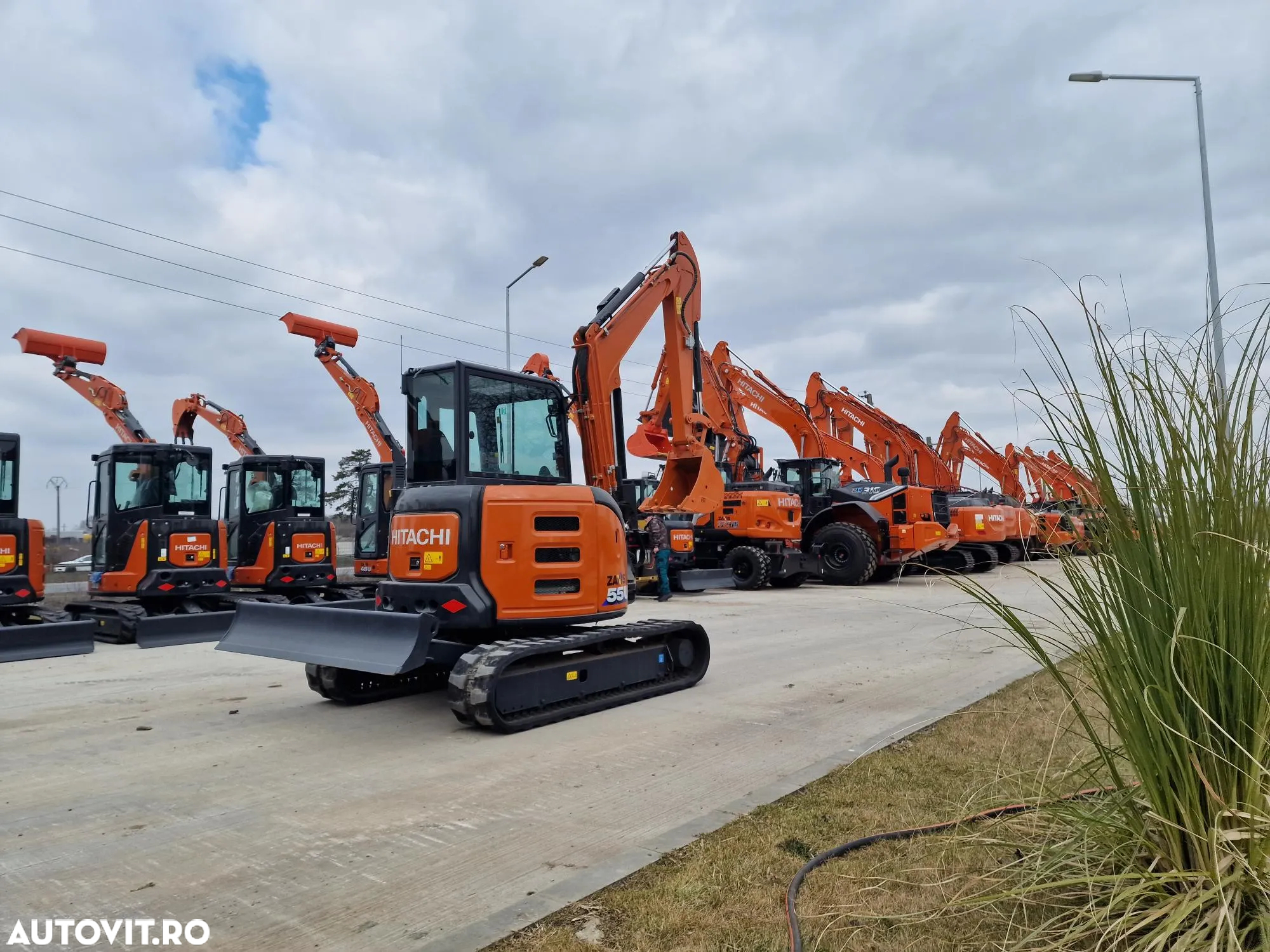 Hitachi ZX55U-6, 5,5tone, 2023, 551h, cupa ingusta, cupa taluz noua, Inst picon, Aer conditionat, posibilitate leasing, EX DEMO-stare CA NOU, PROMOTIE 49.900 EUR+tva - 10