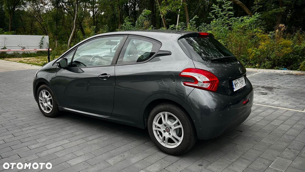 Peugeot 208 PureTech 82 Active - 4