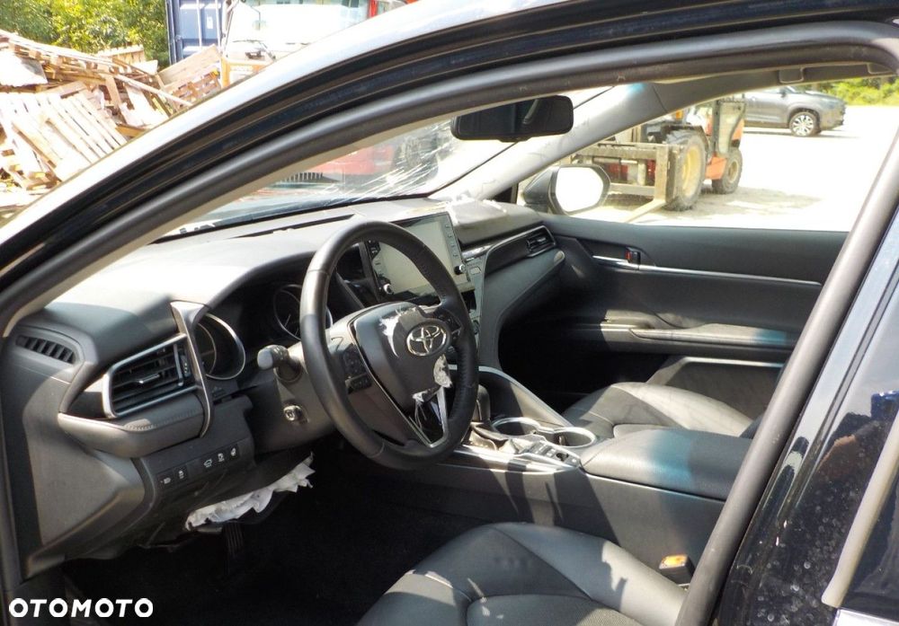 Toyota Camry - 21