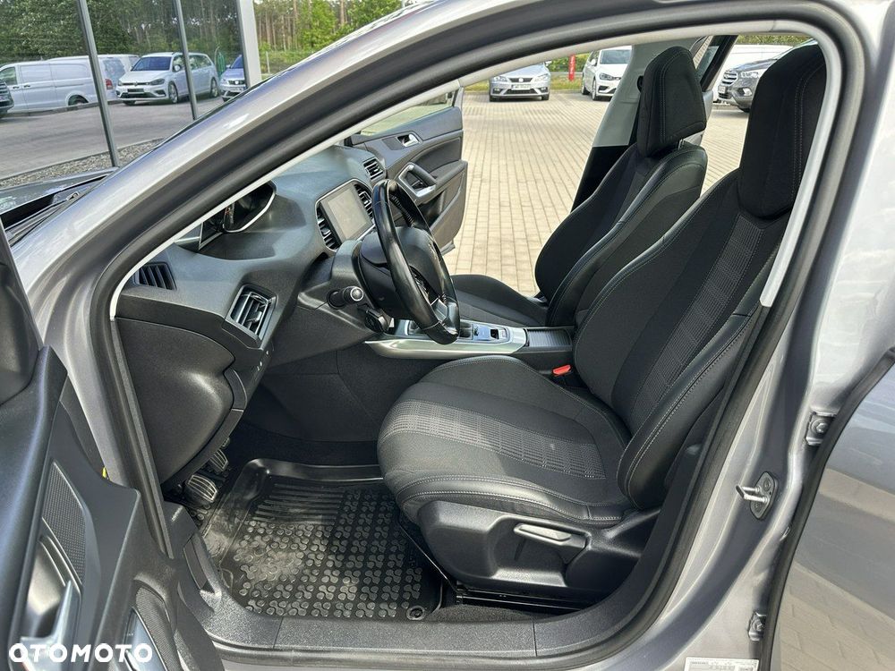 Peugeot 308 1.2 PureTech Allure S&S - 11