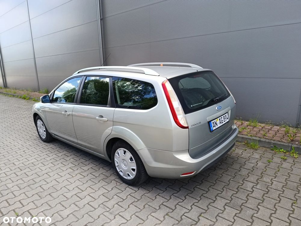 Ford Focus 1.6 16V Style+ - 24
