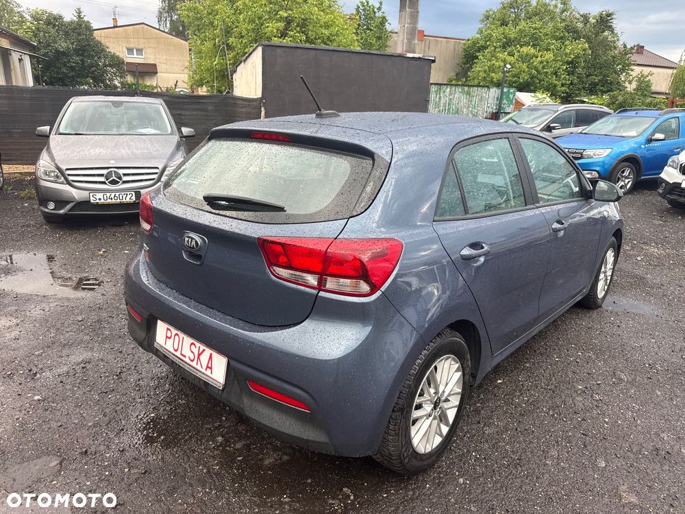 Kia Rio 1.4 L - 7