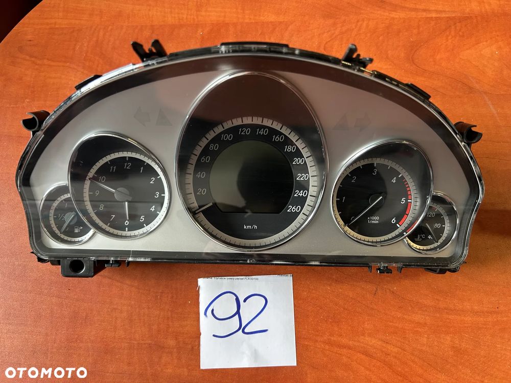 LICZNIK ZEGARY A2129001308 Mercedes-Benz E W212 - 1