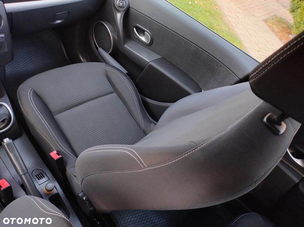 Renault Clio 1.2 16V Dynamique - 28