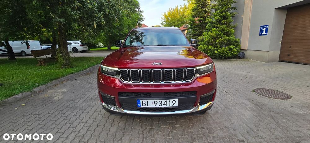 Jeep Grand Cherokee - 31