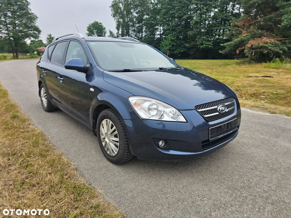 Kia Ceed - 16